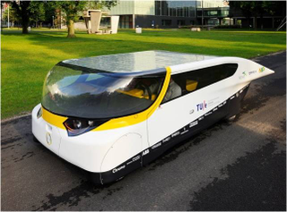 Illustration for article titled Este es el primer coche familiar impulsado por energía solar